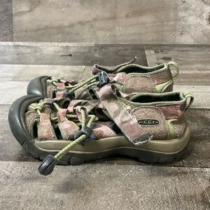 Keen Boys Sports Sandals Waterproof Hiking Size 11 Camo Green